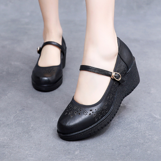 Nuevos zapatos de cuña con punta redonda