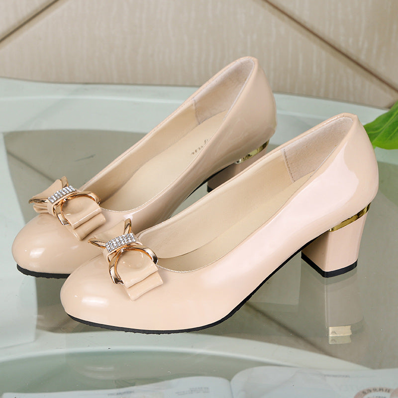 Tacones altos con diamantes brillantes