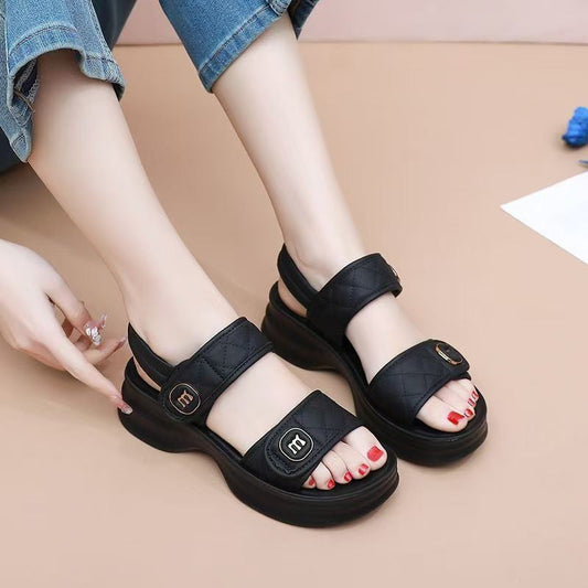 Sandalias elegantes de suela gruesa