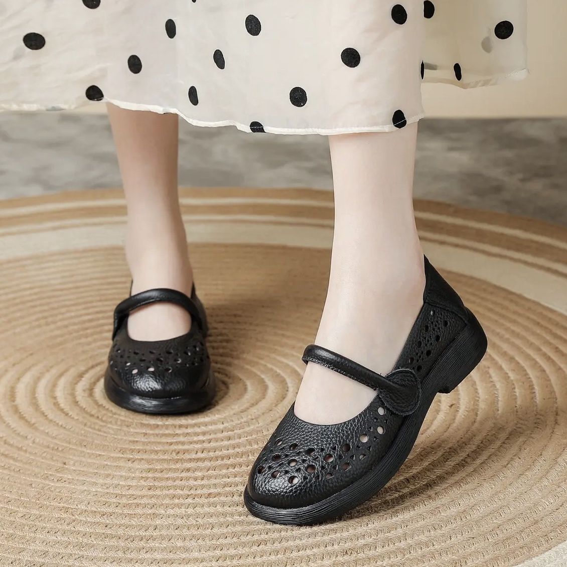 Zapatos transpirables de suela blanda fabricados en piel auténtica.