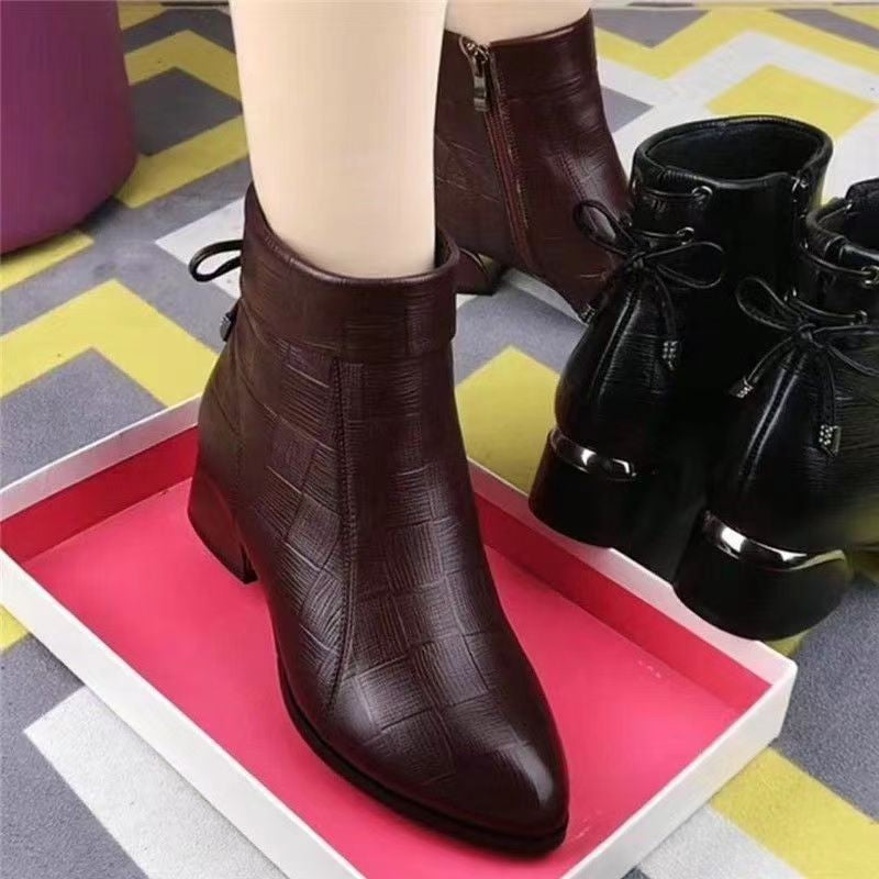 Zapatos de punta puntiaguda con pajarita para mamás