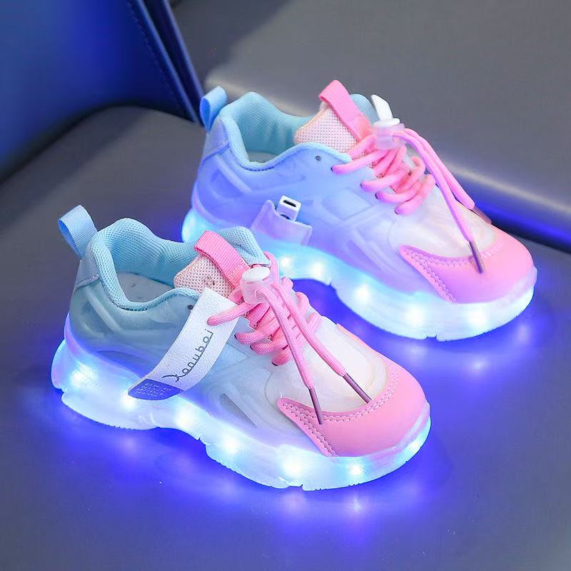 Zapatillas elegantes con luces LED y hebilla giratoria.