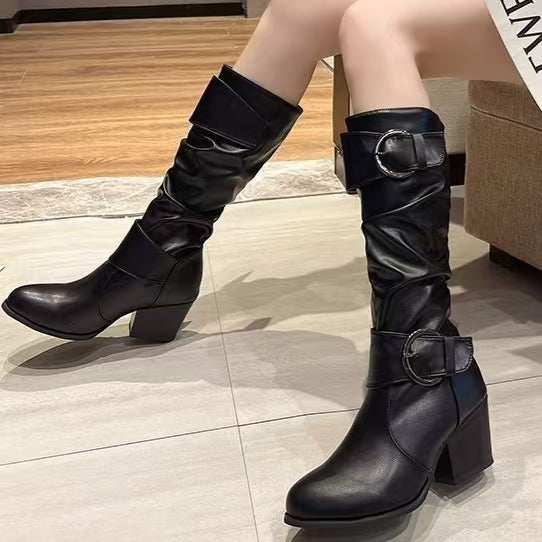 Botas de tacón alto con hebilla