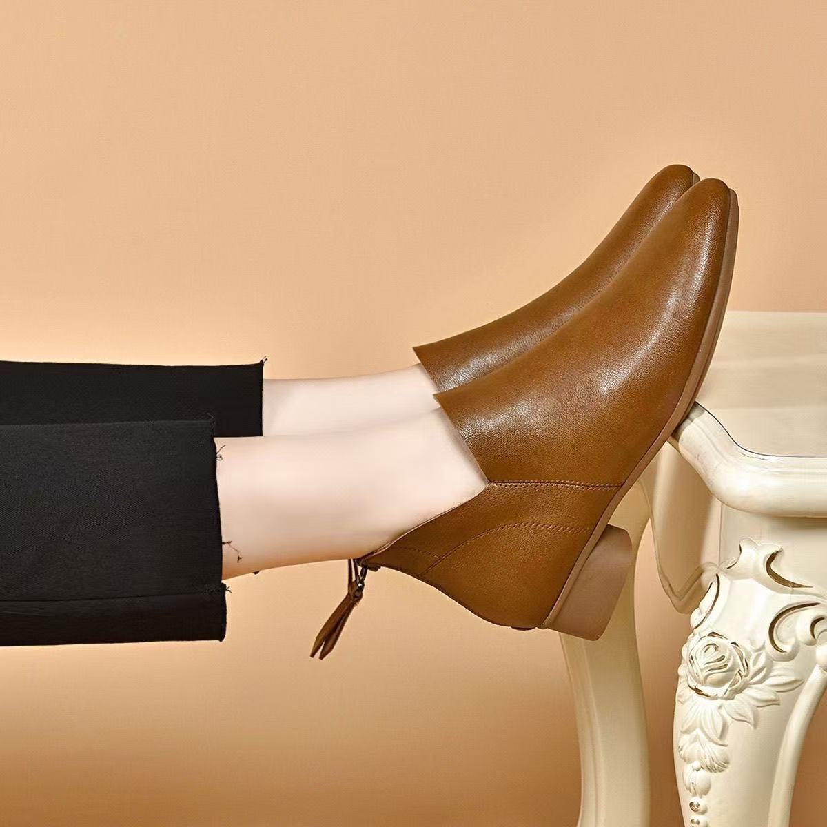 Botas 100% de cuero auténtico.