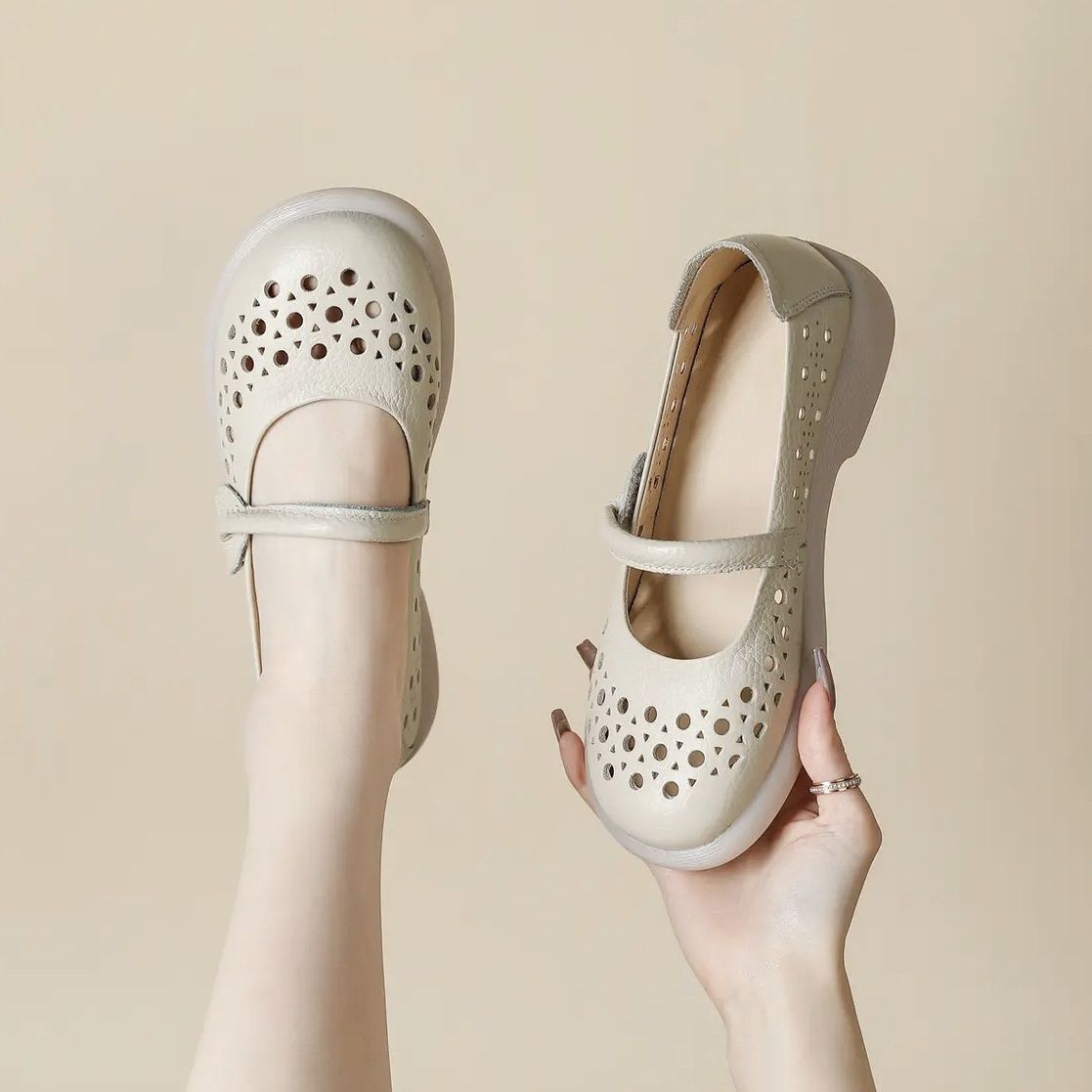 Zapatos transpirables de suela blanda fabricados en piel auténtica.
