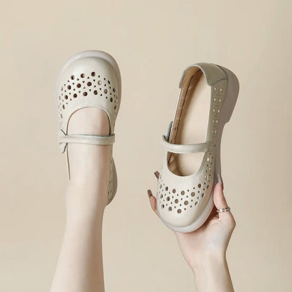 Zapatos transpirables de suela blanda fabricados en piel auténtica.