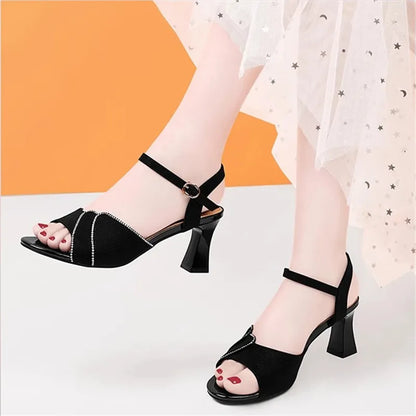 Nuevos estilos de sandalias con pedrería para 2026