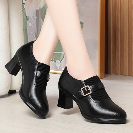 Tacones altos con hebilla de bloqueo