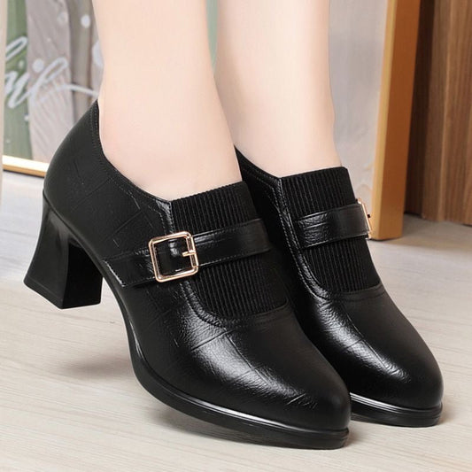 Tacones altos con hebilla de bloqueo