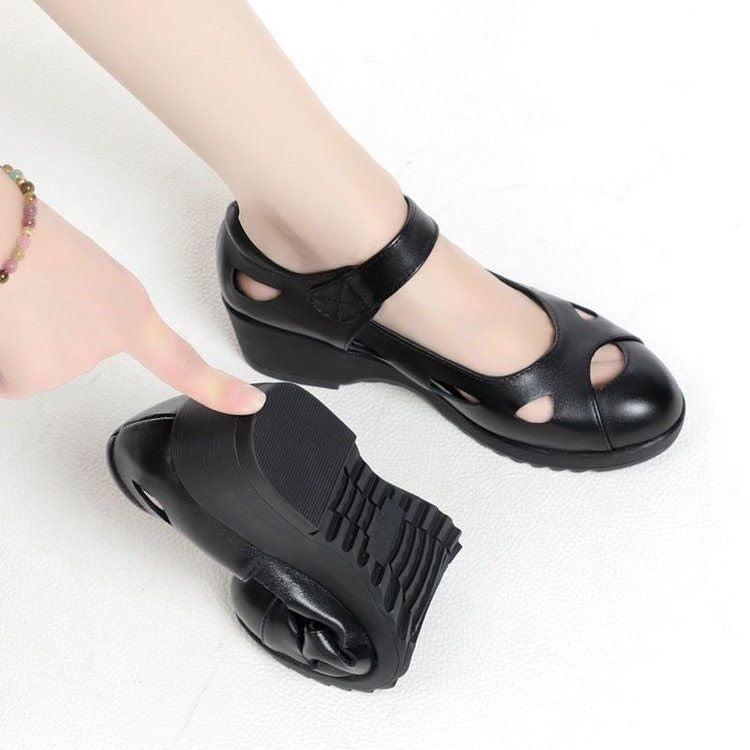 Zapatos de cuero huecos de suela blanda