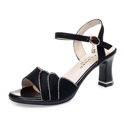 Nuevos estilos de sandalias con pedrería para 2026