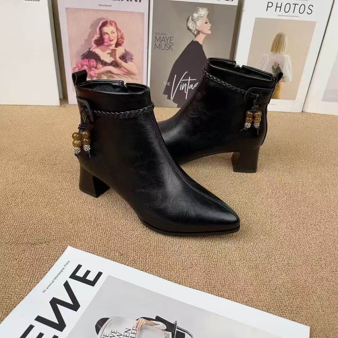 Botines de Piel con Tacón Estilizado