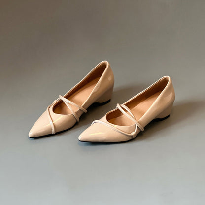 Zapatos de piel con punta afilada, estilo francés y plataforma oculta
