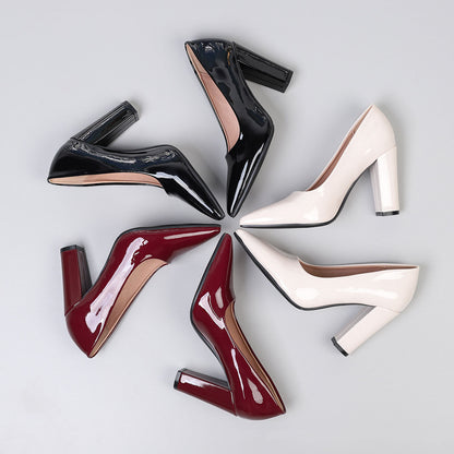 Elegantes tacones altos de charol para mujer