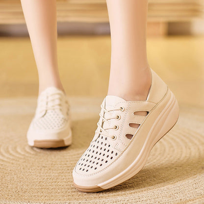 Zapatos de tacón de cuña con perforaciones transpirables para mujer