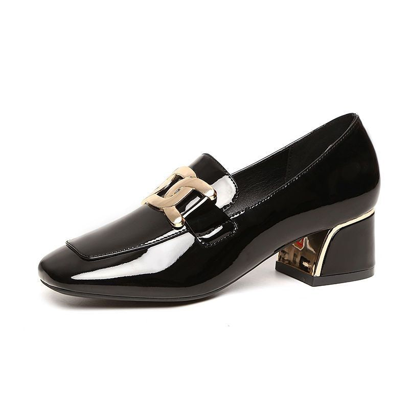 Zapatos de charol con tacón grueso, nuevo modelo