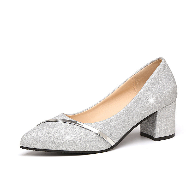 Zapatos de tacón grueso con punta afilada y lentejuelas