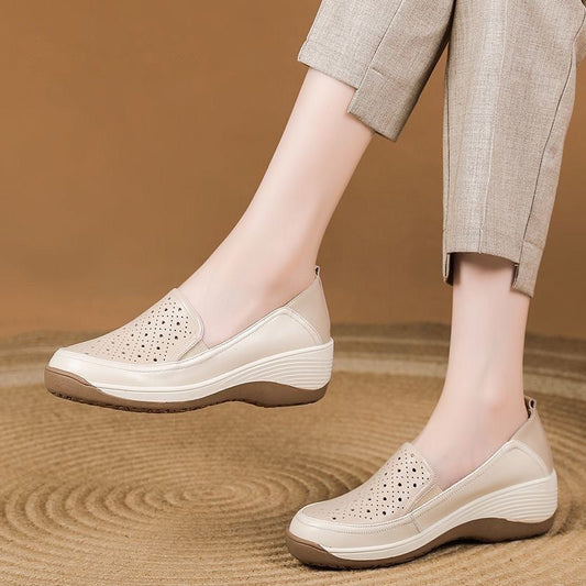 Zapatos huecos de suela blanda de cuero suave