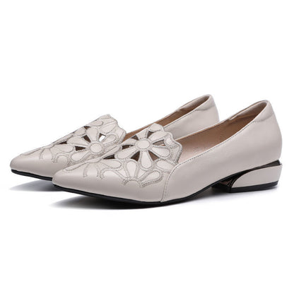 Zapatos de suela blanda con bordado hueco