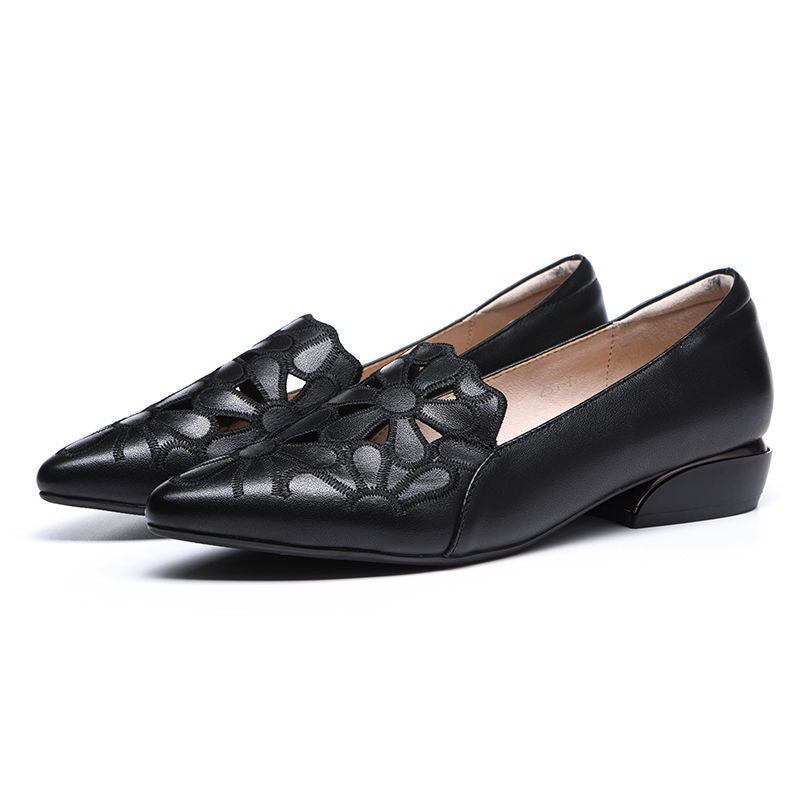 Zapatos de suela blanda con bordado hueco