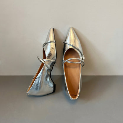 Zapatos de piel con punta afilada, estilo francés y plataforma oculta