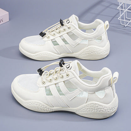 Sandalias cerradas con calados huecos