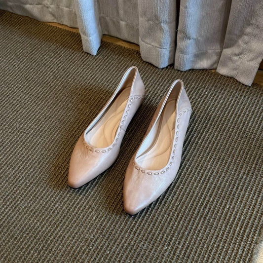 Zapatos de piel de corte bajo con estilo suave y elegante