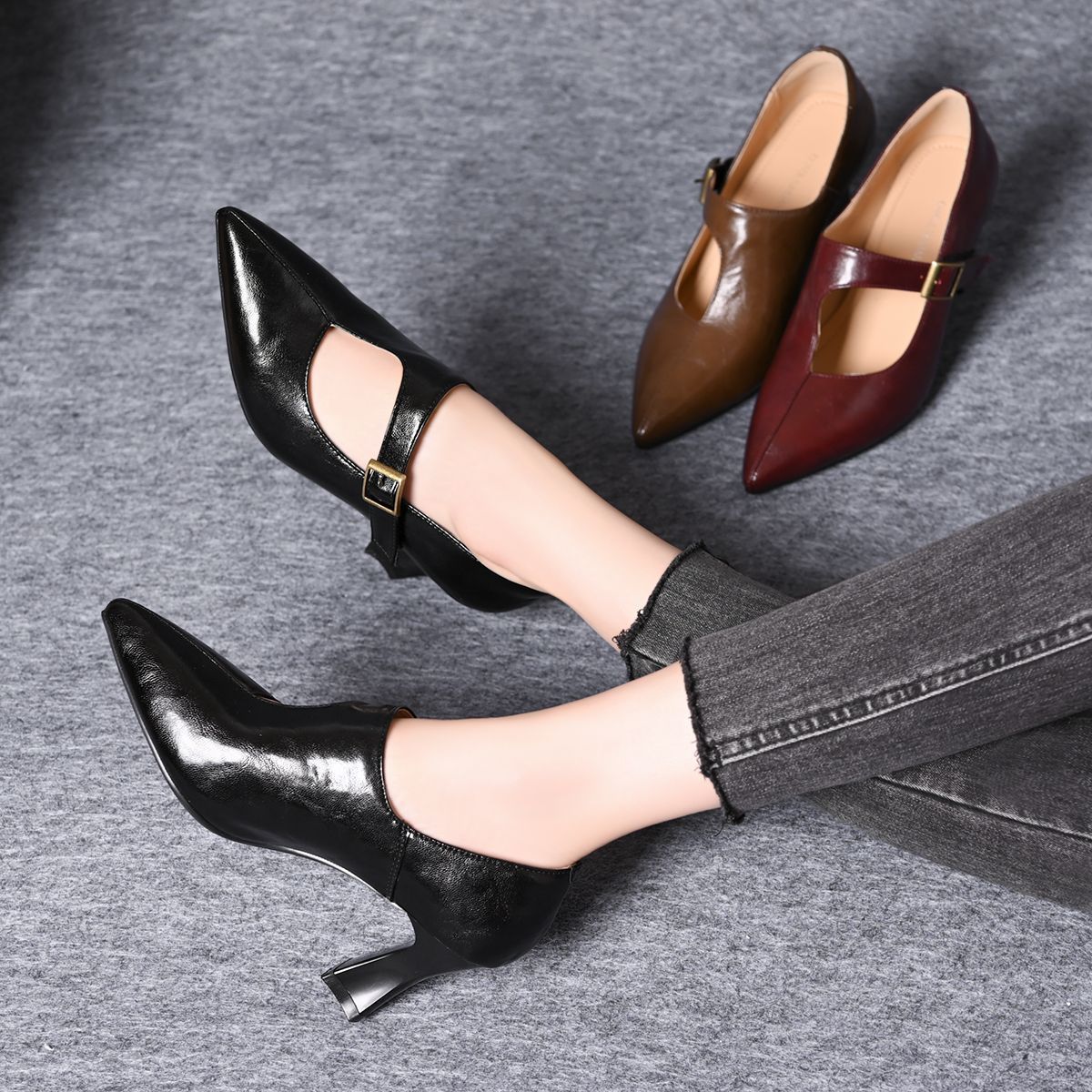 Tacones de aguja puntiagudos