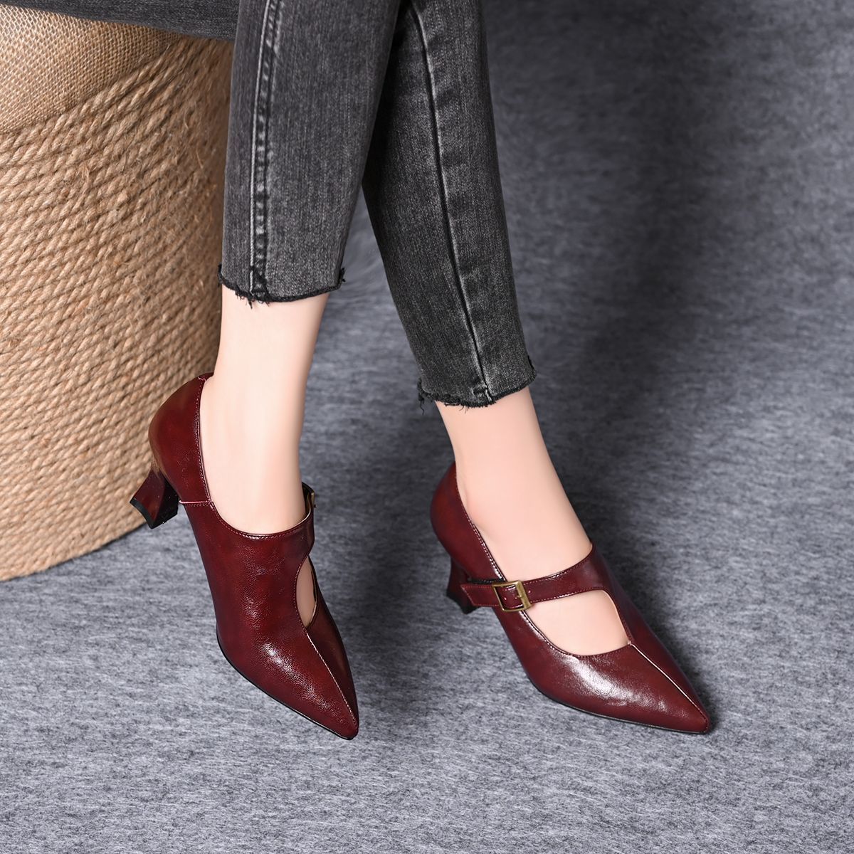 Tacones de aguja puntiagudos