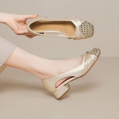 Zapatos de tacón grueso con diseño calado y tejido moderno