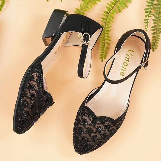Sandalias elegantes de malla con pedrería, tacón bajo
