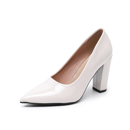 Elegantes tacones altos de charol para mujer