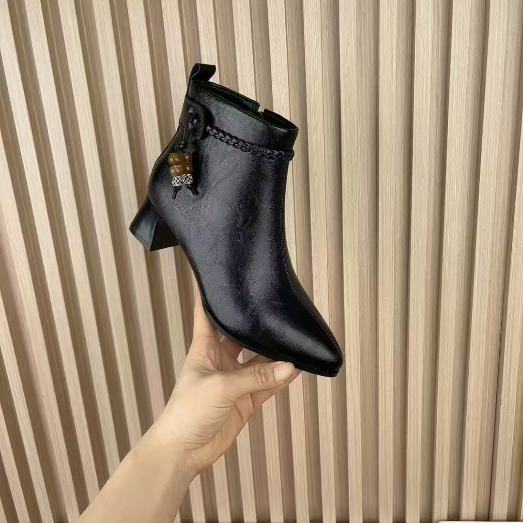 Botines de Piel con Tacón Estilizado