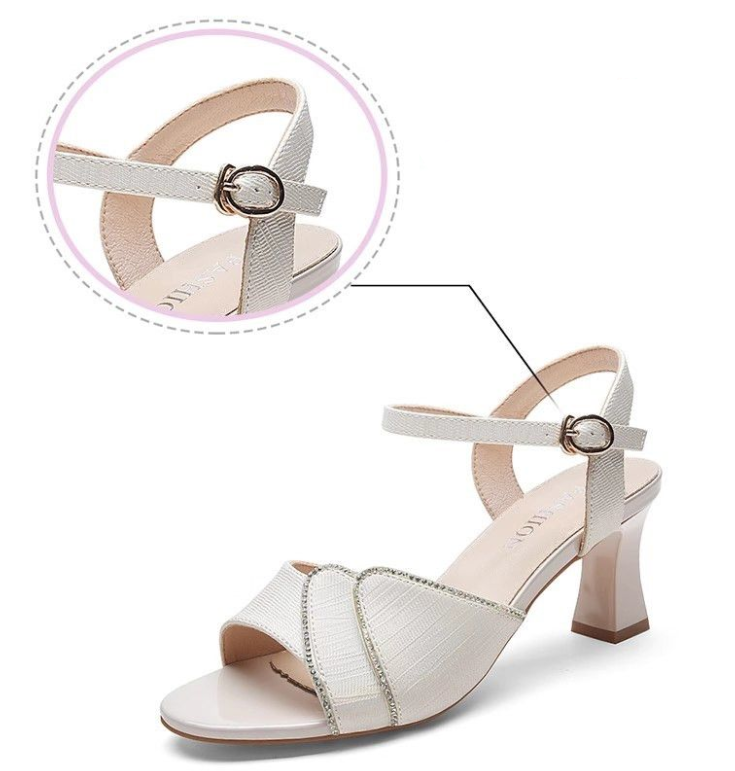 Nuevos estilos de sandalias con pedrería para 2026