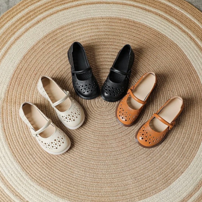 Zapatos transpirables de suela blanda fabricados en piel auténtica.