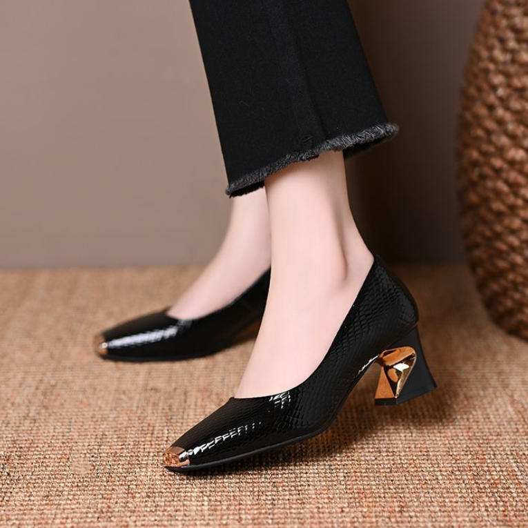 Zapatos de vestir con punta de metal y acabado piel de serpiente