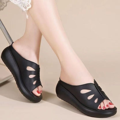 Nuevas sandalias de cuña