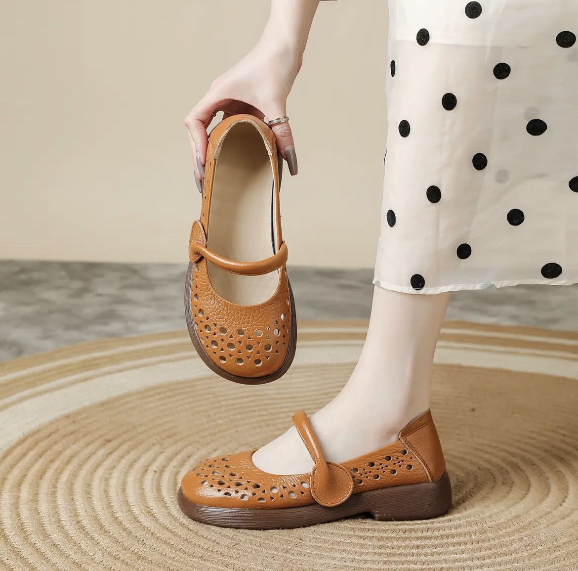 Zapatos transpirables de suela blanda fabricados en piel auténtica.