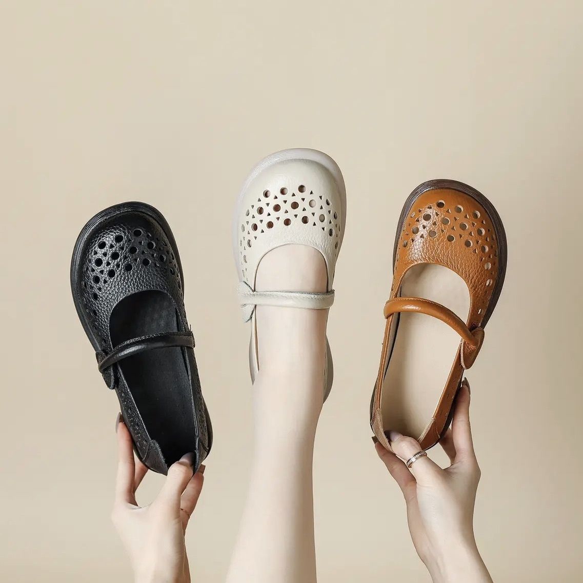 Zapatos transpirables de suela blanda fabricados en piel auténtica.
