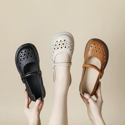 Zapatos transpirables de suela blanda fabricados en piel auténtica.